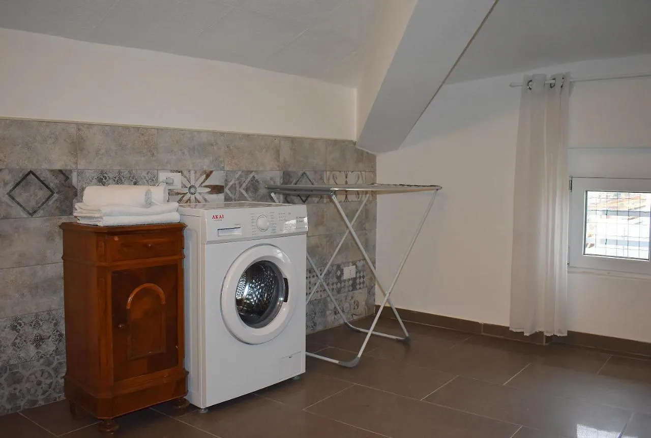 Red & Blu Apartments Дезенцано-дель-Гарда Италия