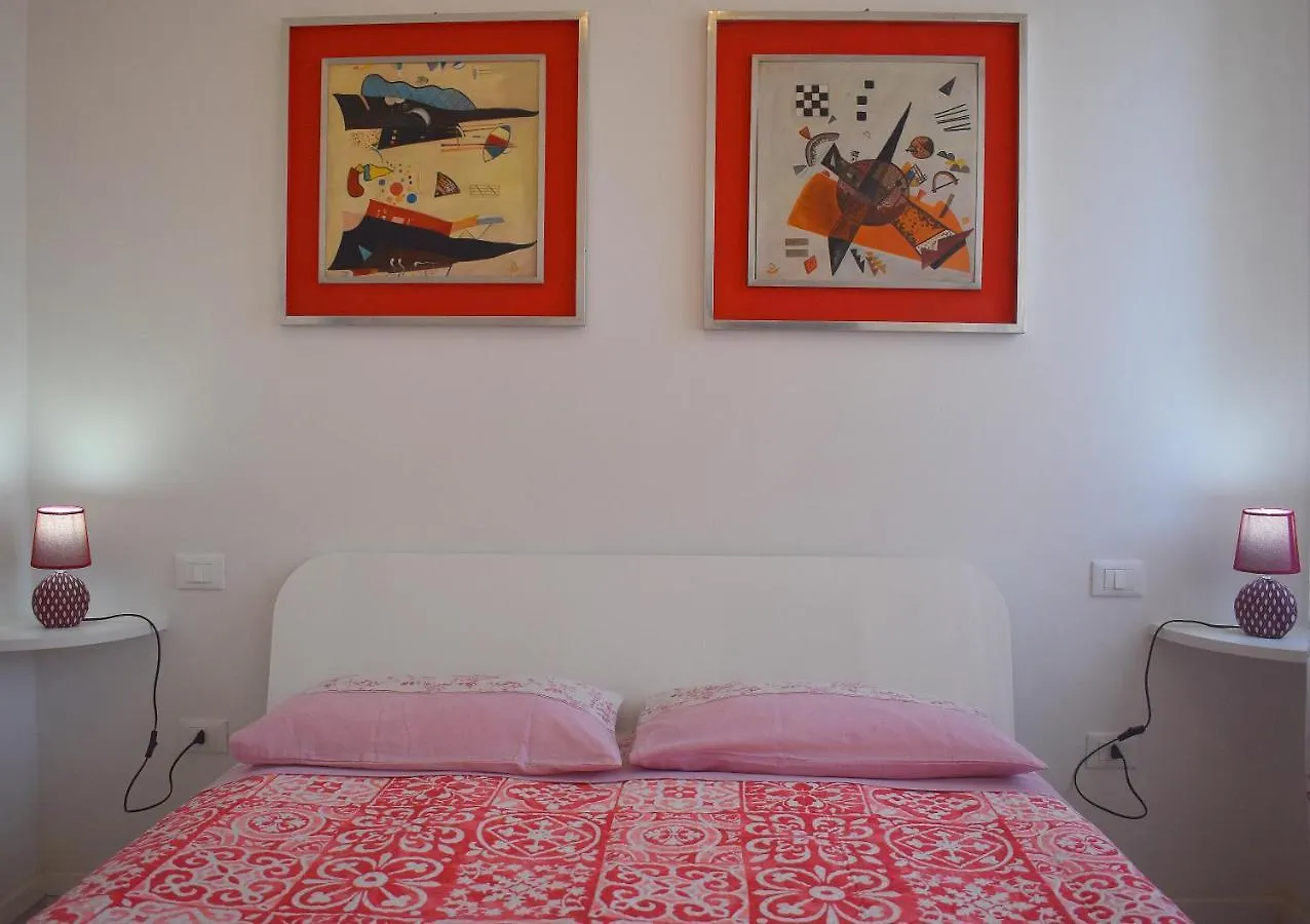 Red & Blu Apartments Desenzano del Garda 0*,  Italy