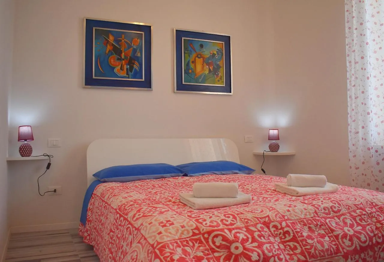 Holiday home Red & Blu Apartments Desenzano del Garda