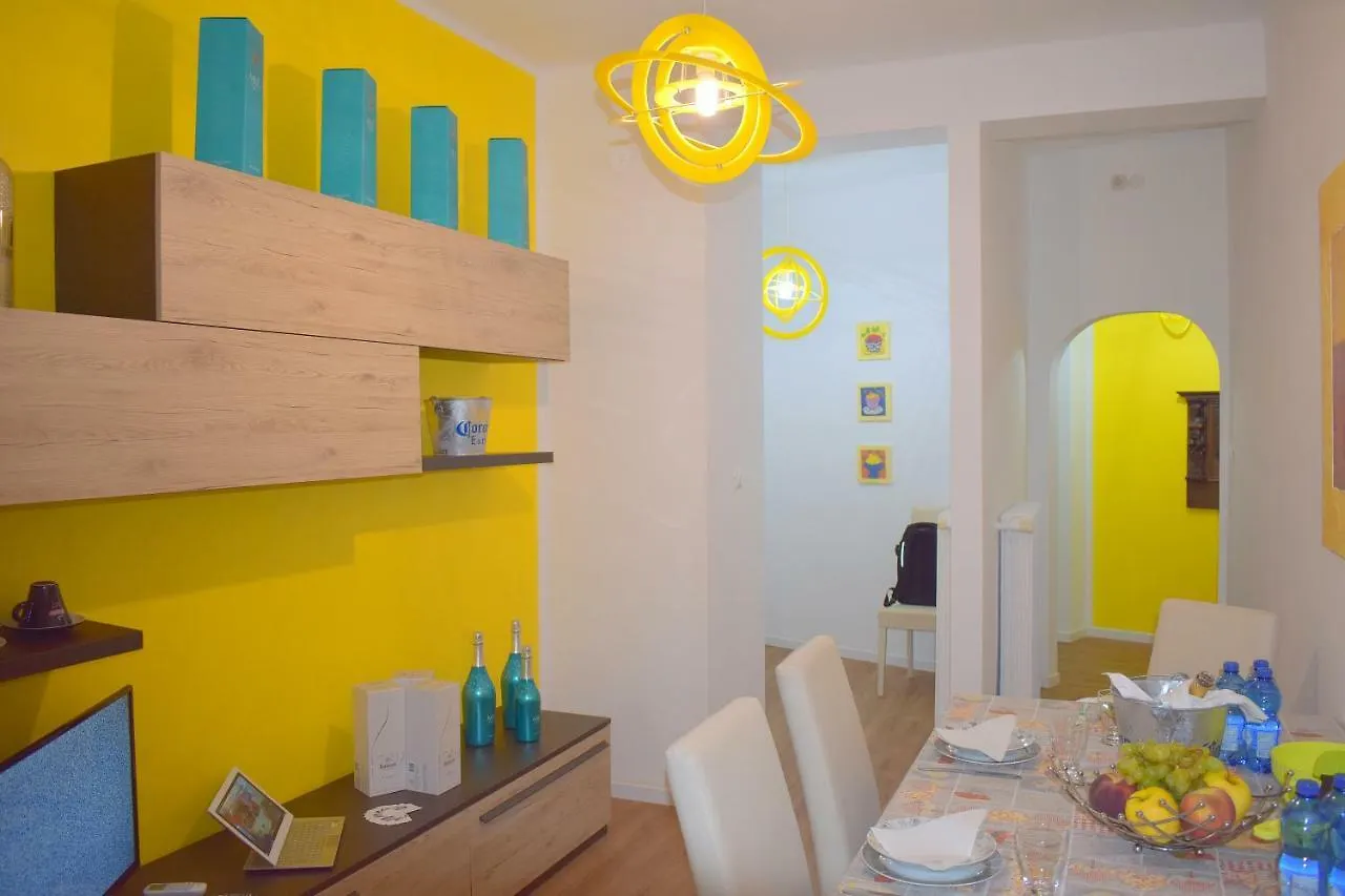 Red & Blu Apartments Desenzano del Garda Italy