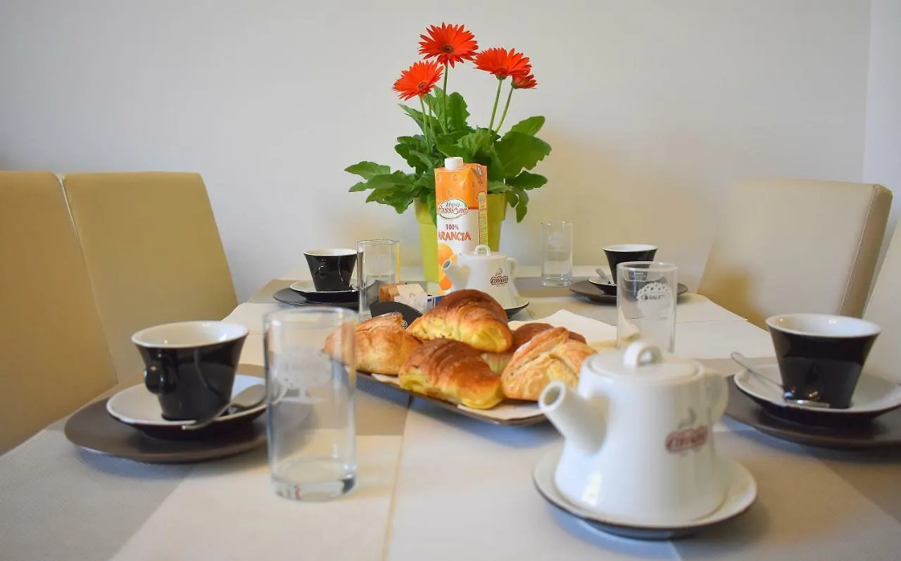 Holiday home Red & Blu Apartments Desenzano del Garda